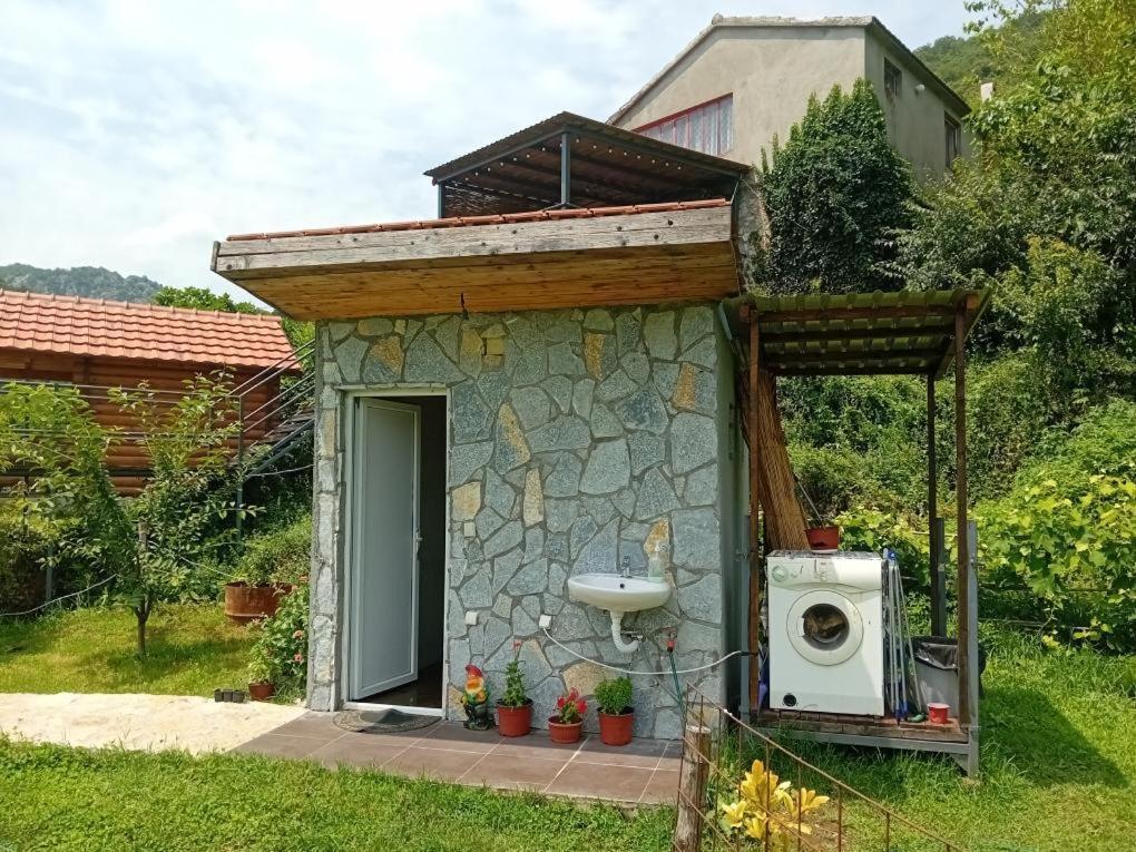Camp Sunny Hills Hotel Virpazar Exterior photo